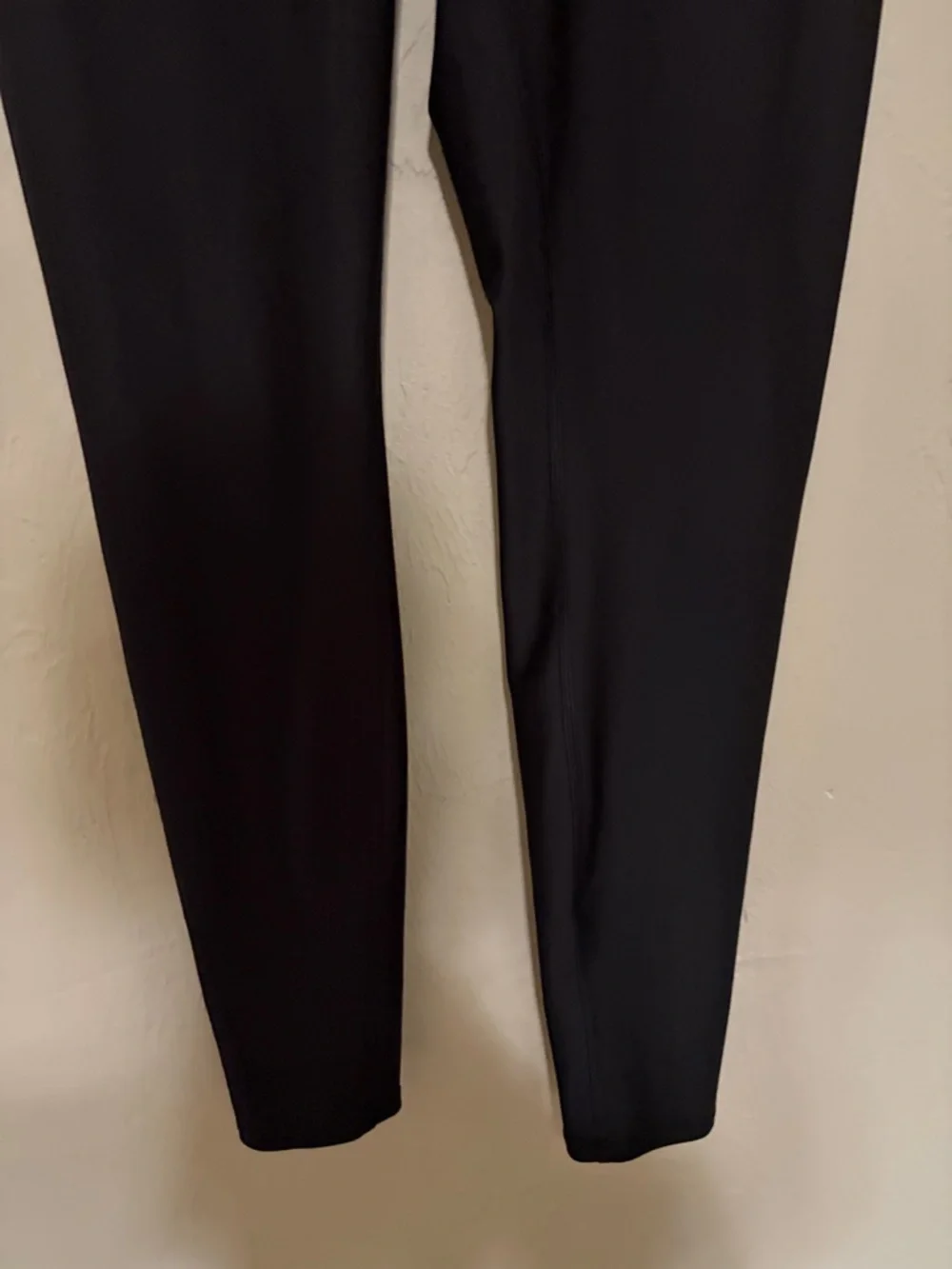 Alo Black High-Waist Leggings. Excellent Condition!